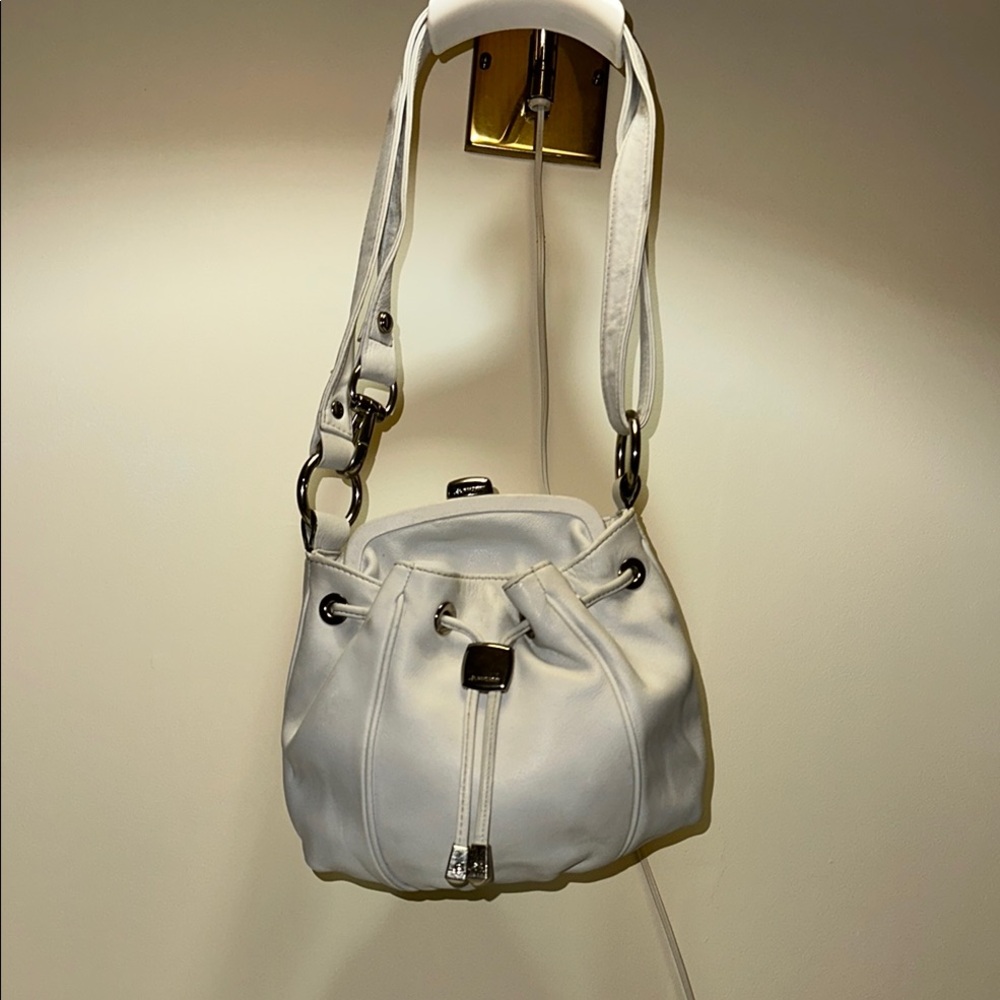 B. Makowsky  Off White Leather Drawstring Shoulder crossbody bag